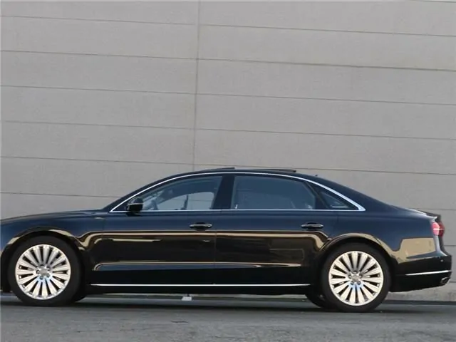 Audi A8 на части